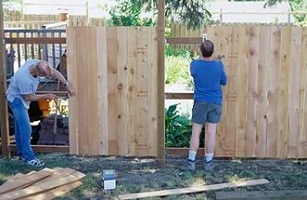 построить деревянный забор на даче