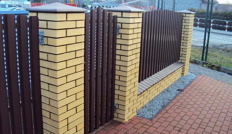 Бетонный забор: разновидности и особенности строительства