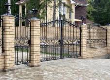 Металлический кованый забор с воротами