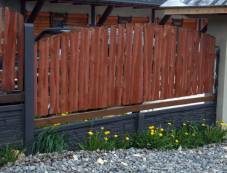 Деревянный забор для дачи штакетник
